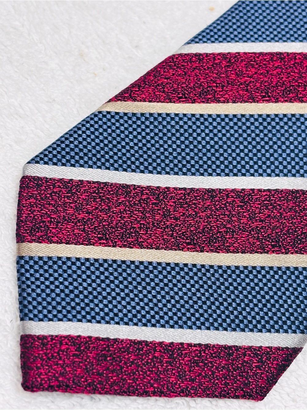 Brand New Stylish Tie By Tattersall of London - Tie Width Is 3 Inches